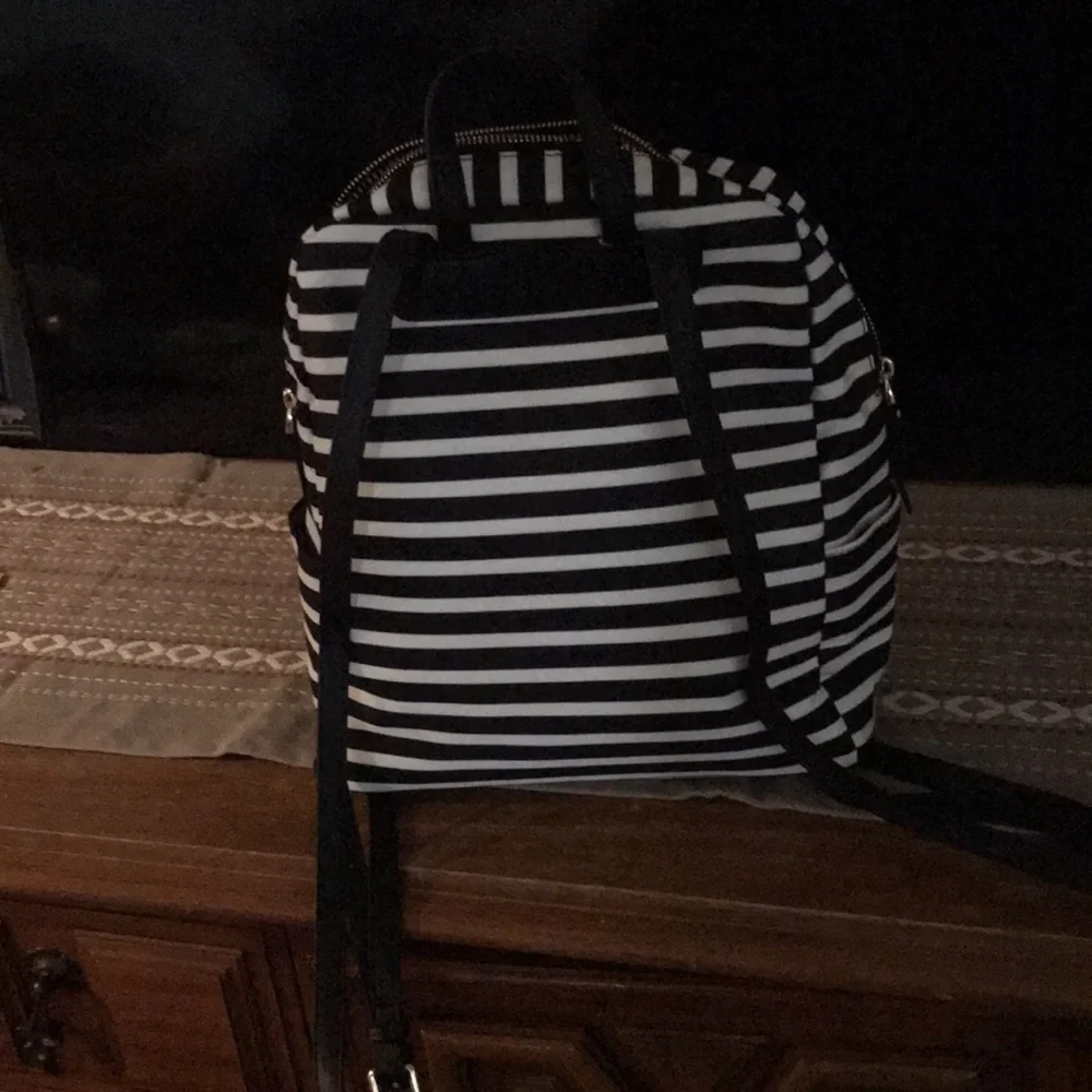 Back pack - Picture 4 of 5